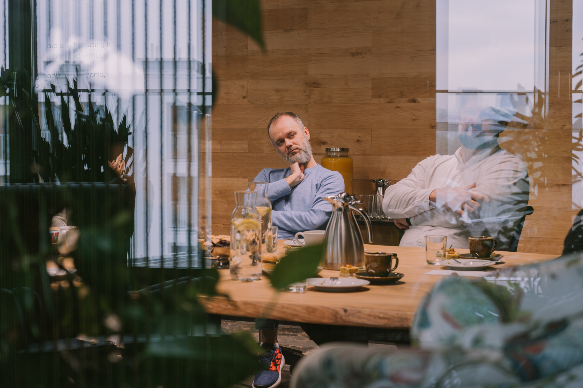 uczestnicy śniadania SPEKTRUM Offline #6 podczas rozmowy o autonomii w zespołach